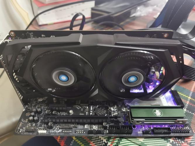 海盗船M600 CORE vs 威固W770 深度对比：消费级旗舰与工控巨兽的较量