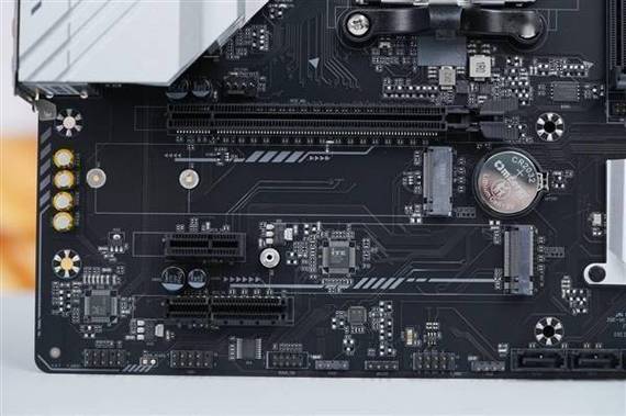 铭瑄 MS-终结者 B760M D5 WIFI6E vs 七彩虹战斧C.Z97 X5魔音版 V20 深度对比