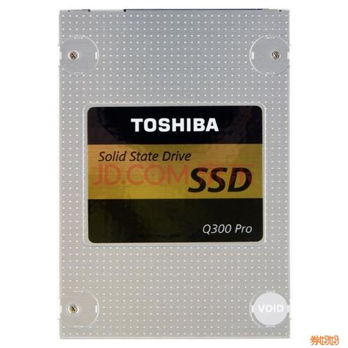 紧凑型机箱内白色SSD安装特写