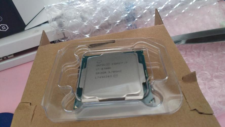 Intel 酷睿i7 8700 游戏性能表现