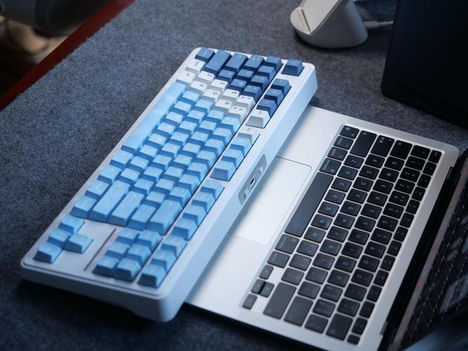 RK G68 白光三模机械键盘 vs Filco FKBN87MC/EP2 87圣手2代青轴机械键盘：电竞与办公深度对决