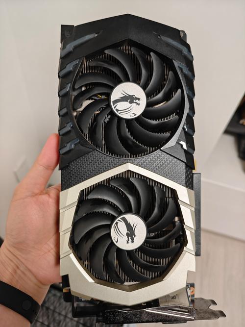 GTX 1070散热风扇转动特写
