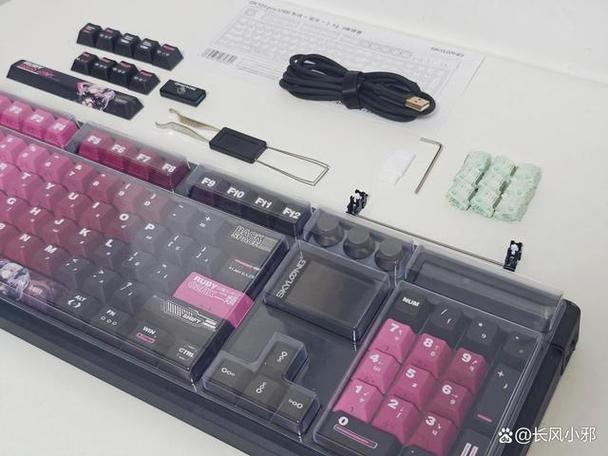 SKYLOONG GK104 Pro vs HyperX Alloy FPS Pro深度对比：电竞键盘王者的终极对决