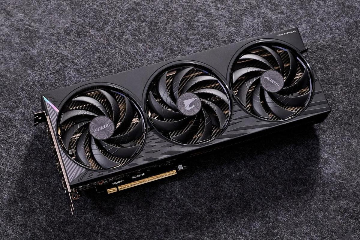 RTX 5060 Ti温度监控界面