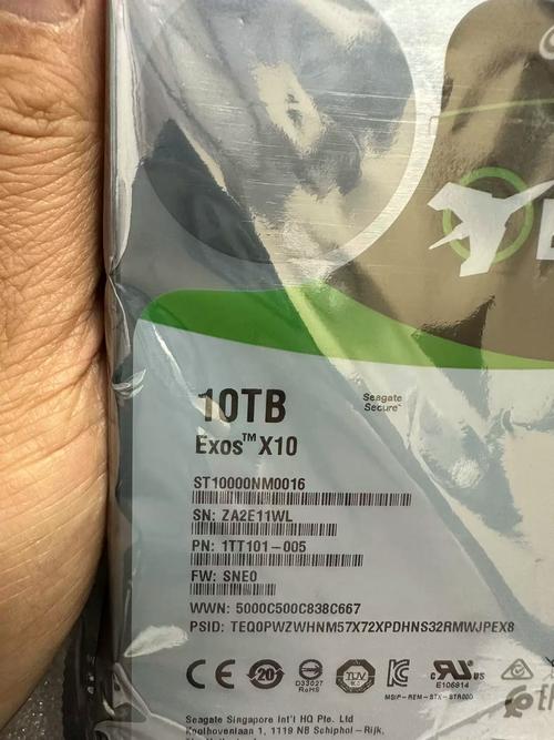 硬盘内部磁头与盘片结构
