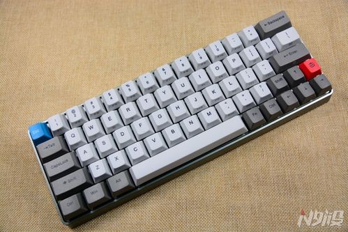 专业键盘手敲击键盘细节特写