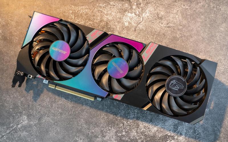 RTX 3070显卡外观展示