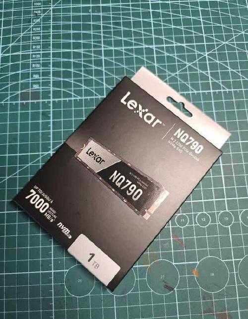 SSD 散热片安装示意图