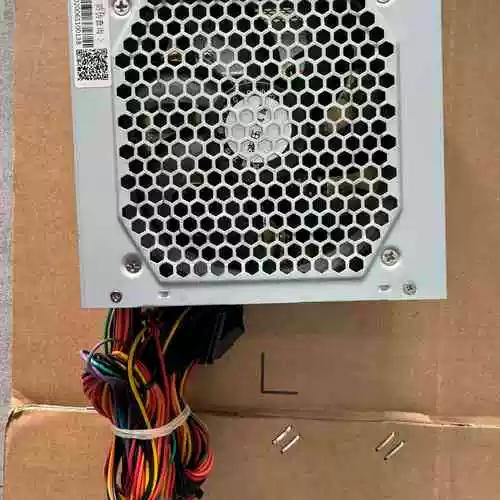 金河田智能芯330 vs 华硕ROG雷神3代 1600W 深度对比