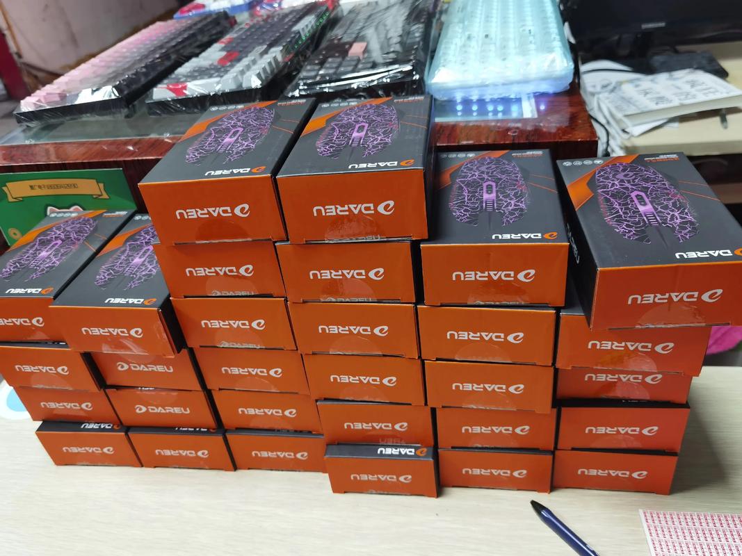 FPS游戏玩家使用鼠标