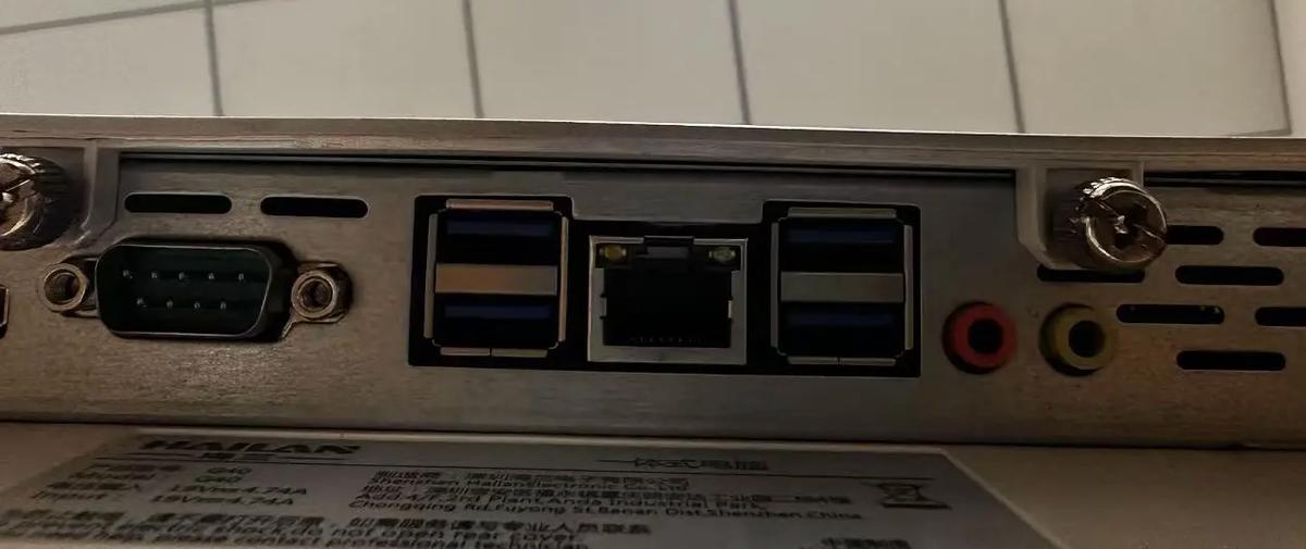 不同价位显示器展示