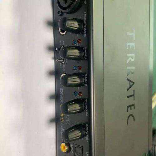 内部声卡电路与PCI-E接口