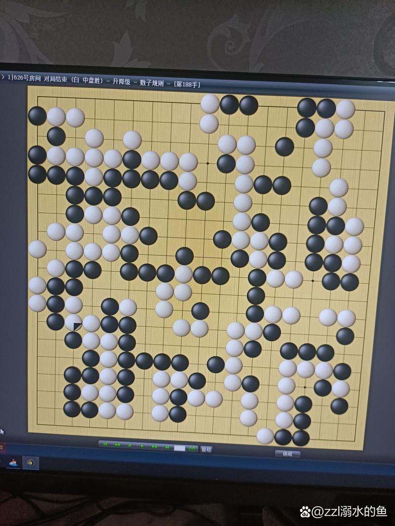 机箱内部RGB风扇布局