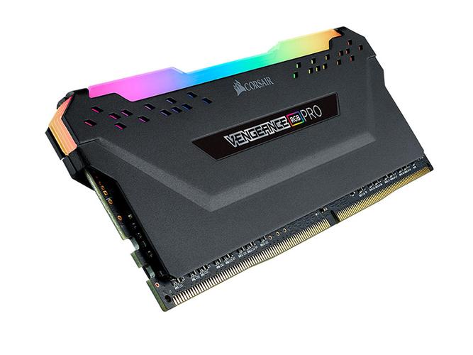 美商海盗船复仇者 vs 金泰克骁帅 DDR4 内存深度对比