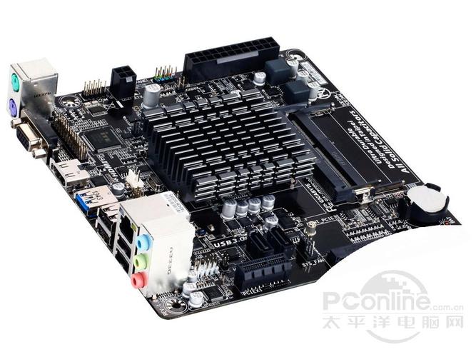 技嘉J1900N-D2H主板背面接口展示