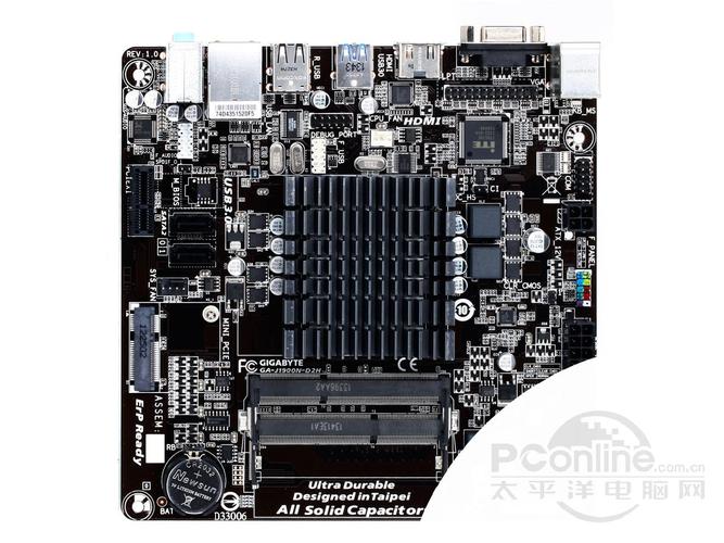 DDR3内存插槽特写