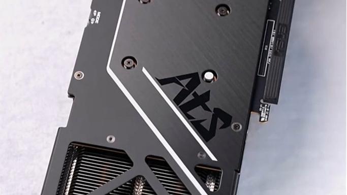 华硕ATS-RTX5060-O8G深度评测：GDDR7显存带来448GB/s带宽，2799元开启AI绘图新纪元