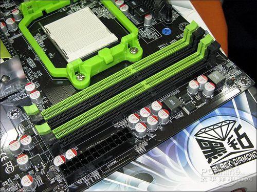 AMD 890FX vs Intel B250 主板规格对比图