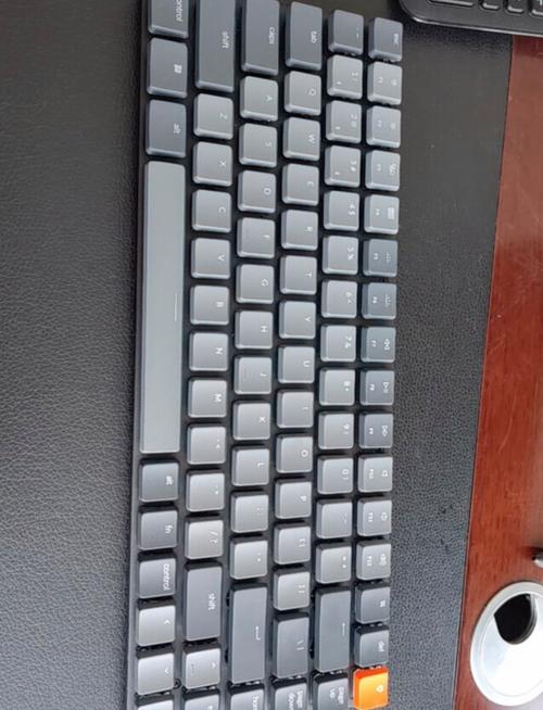 键盘散热结构
