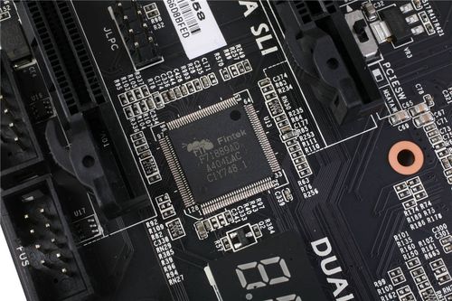 电源接口与散热设计