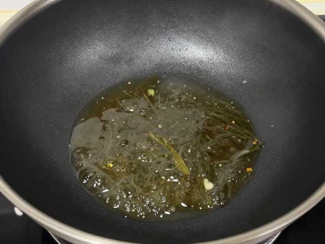 少油快炒与出锅前调味的实操技巧