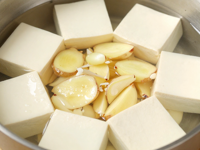 姜蒜爆香激发复合风味