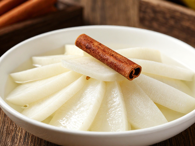 桂皮不是只能炖肉？试试用它提鲜泡萝卜拌鱼，牛排也惊艳