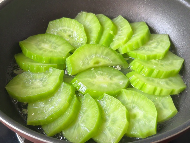 慢火入味与火候控制：激发食材本味