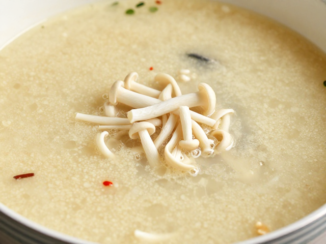 平菇控水与水质管理是提升鲜味的从属关键