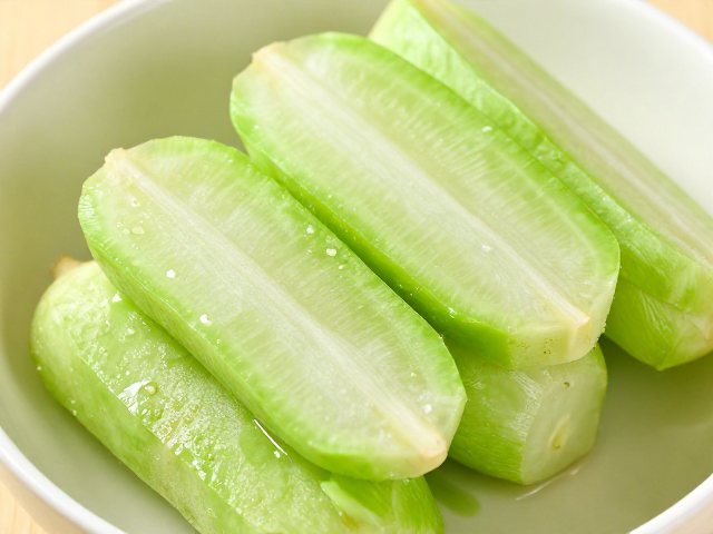 莴笋凉拌的保脆与去腥处理技巧