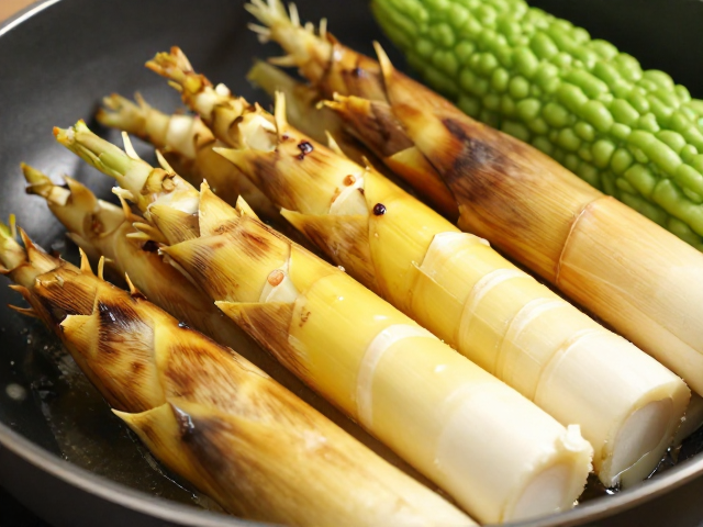 淡季菜场探秘，冬笋香椿苦瓜烧煮，低温冷藏锁住成都周边本味