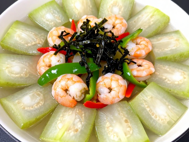 虾米烧冬瓜做法，青红椒配炒提鲜，干紫菜增层次，汤菜更浓郁