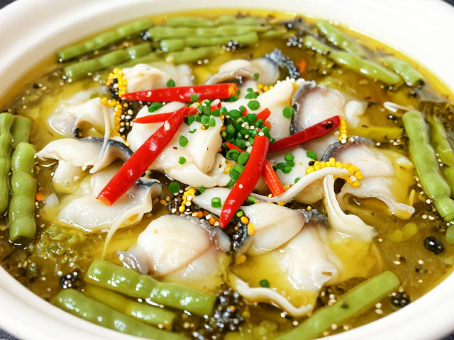 酸菜鱼怎么做？掌握醋与泡椒比例，活鱼鲜嫩无腥，四季豆配菜更爽口