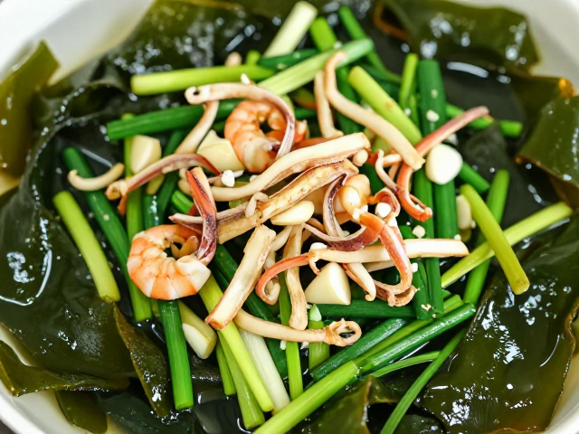 广东虾米鱿鱼干炒蒜苗，干海带冷水浸泡更入味
