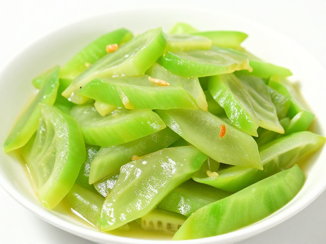 低脂饮食下的清爽选择：少油炝锅鱼香莴笋