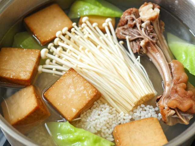 豆干金针菇泡发技巧，搭配羊排猪蹄莴笋糯米醪糟更入味
