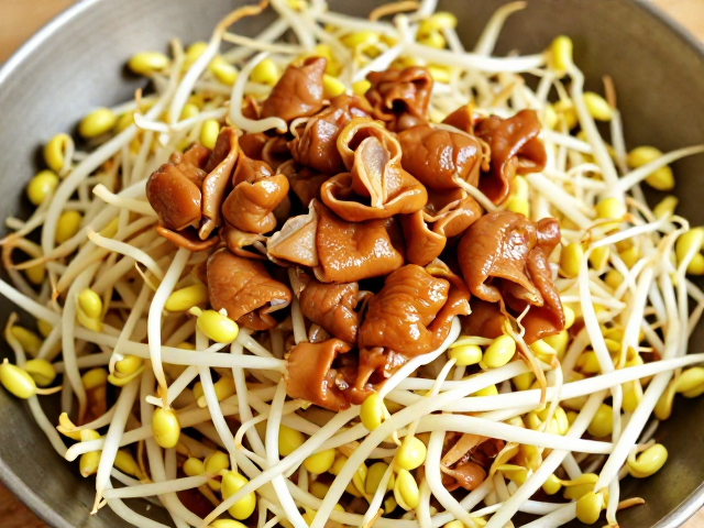 肥肠黄喉炒豆芽，家常味食材的完美融合，去腥提鲜只需这几步