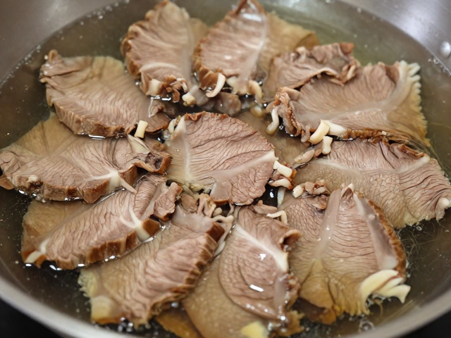 宽油滑肉：去腥增香的核心技法