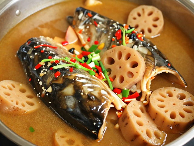 酸辣鲜香炖煮：火候与调味的平衡
