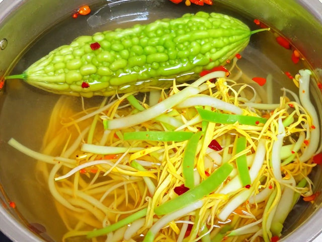 调味逻辑与火候掌控：构建麻辣层次感