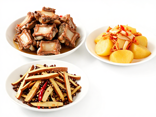 家常排骨炖泥鳅，豆干花椒煸香，泡菜土豆提鲜酸爽