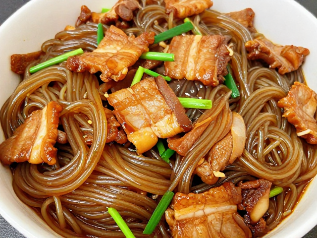 苕粉吸汁：预处理与火候的协同作用