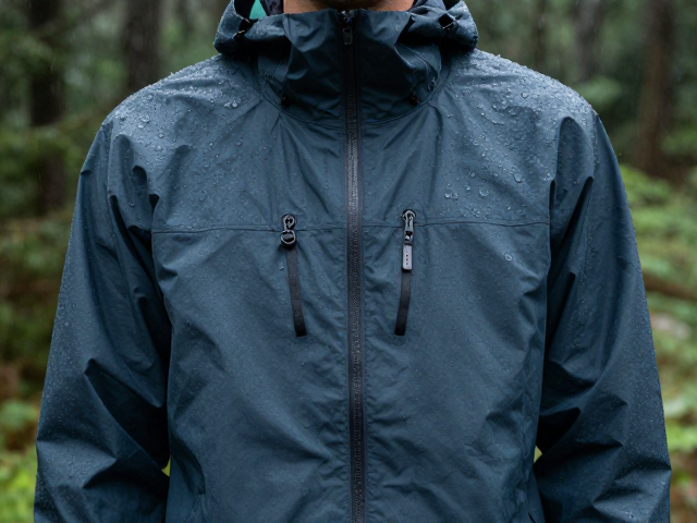 分层穿搭策略:从内到外的排汗与防护