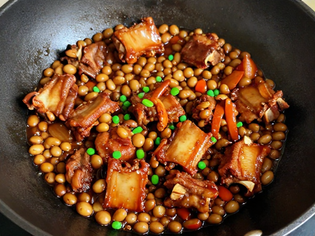 煸炒与调味：激发深层香气