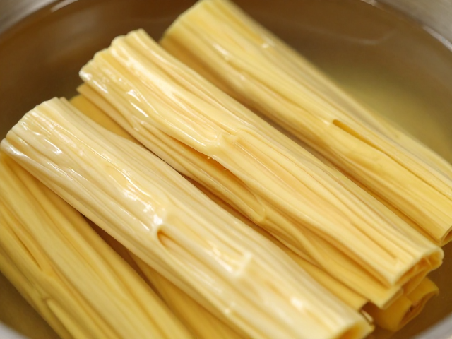 腐竹泡姜的食材处理与风味基底