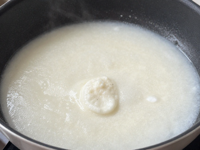 食材预处理与芡汁挂壁的协同效应