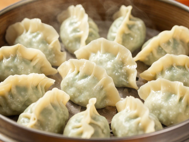 煮制与装盘：钟水饺的最终呈现