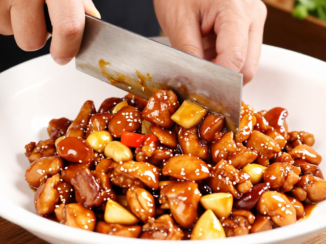 腌肉挂浆与复合味型的构建
