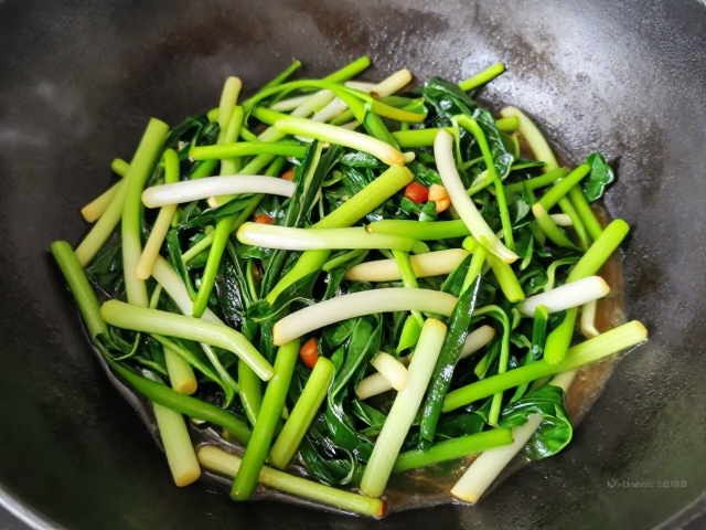 炝炒空心菜：热油激发的镬气灵魂