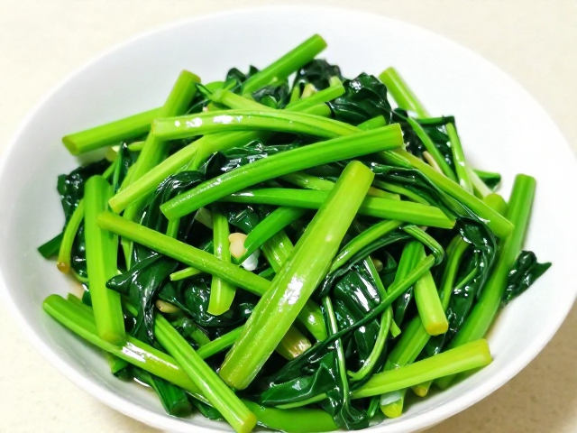 焯水技巧：锁住翠绿与脆爽